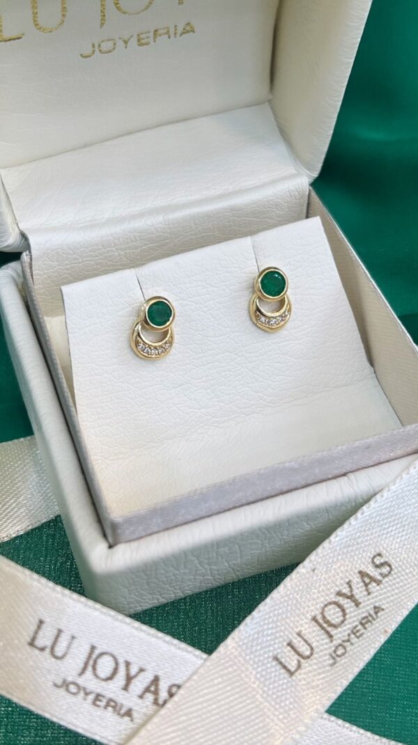 Topos en oro 18k con esmeralda y diamantes