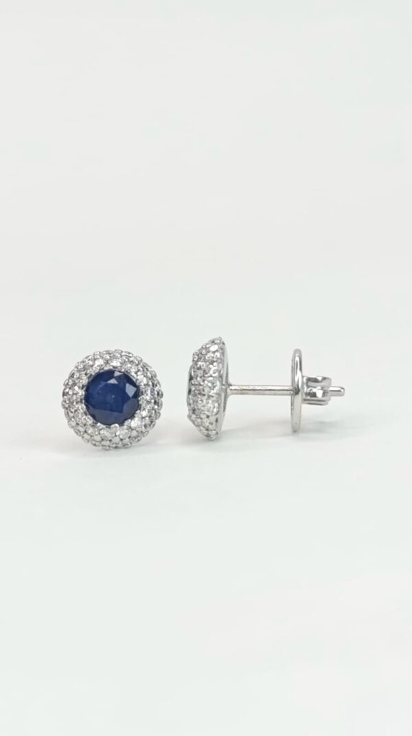 Topos en Oro blanco 18k con Zafiro y Diamante