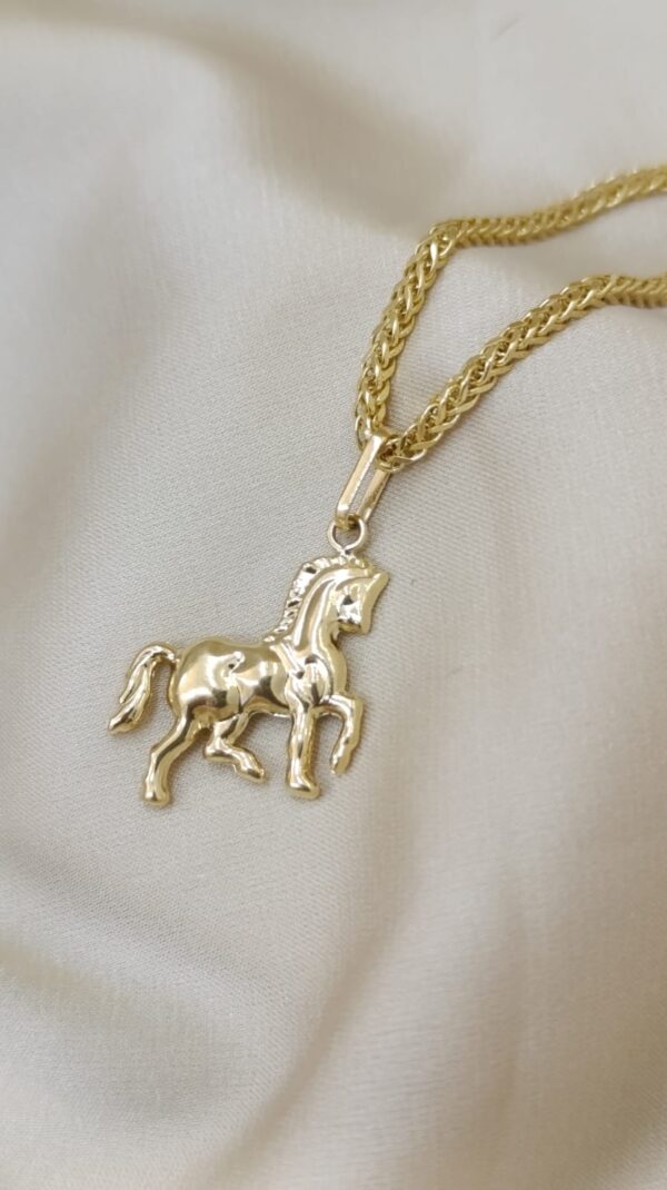 Dije en oro 18k diseño caballo