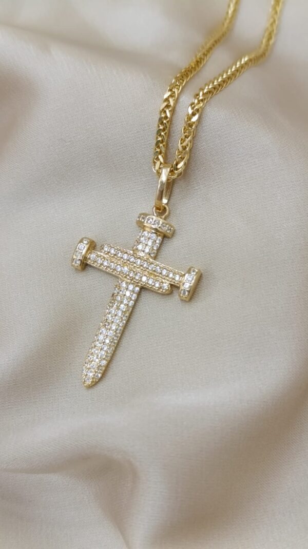Dije en oro 18k diseño cruz