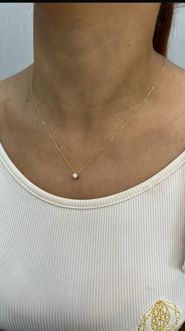 Gargantilla en oro 18k con diamante central - Image 2