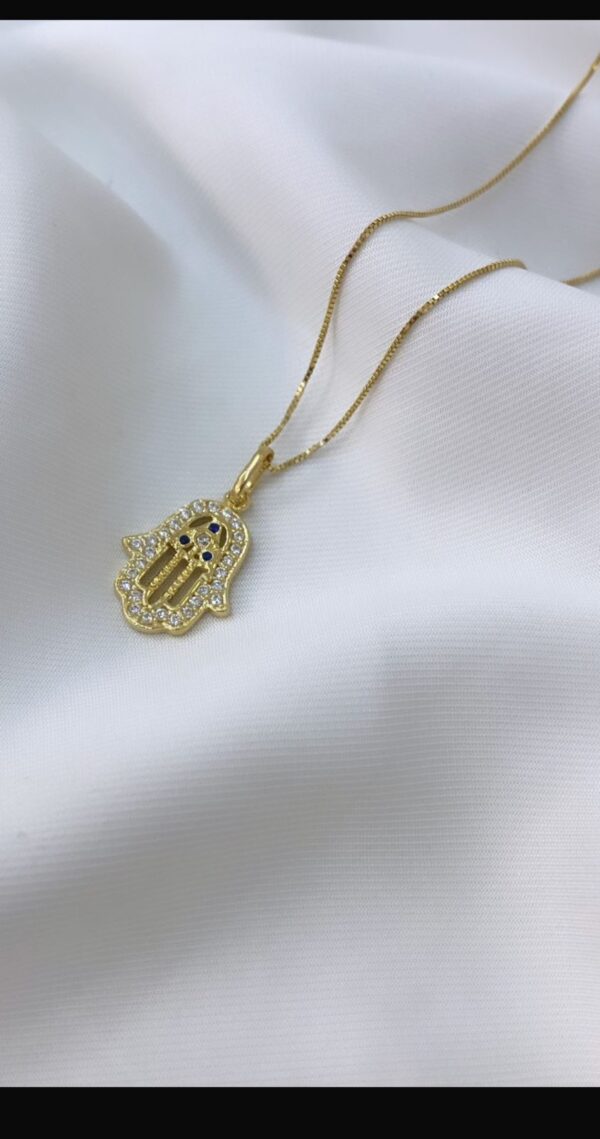 Dije en oro de 18k diseño mano de fatima