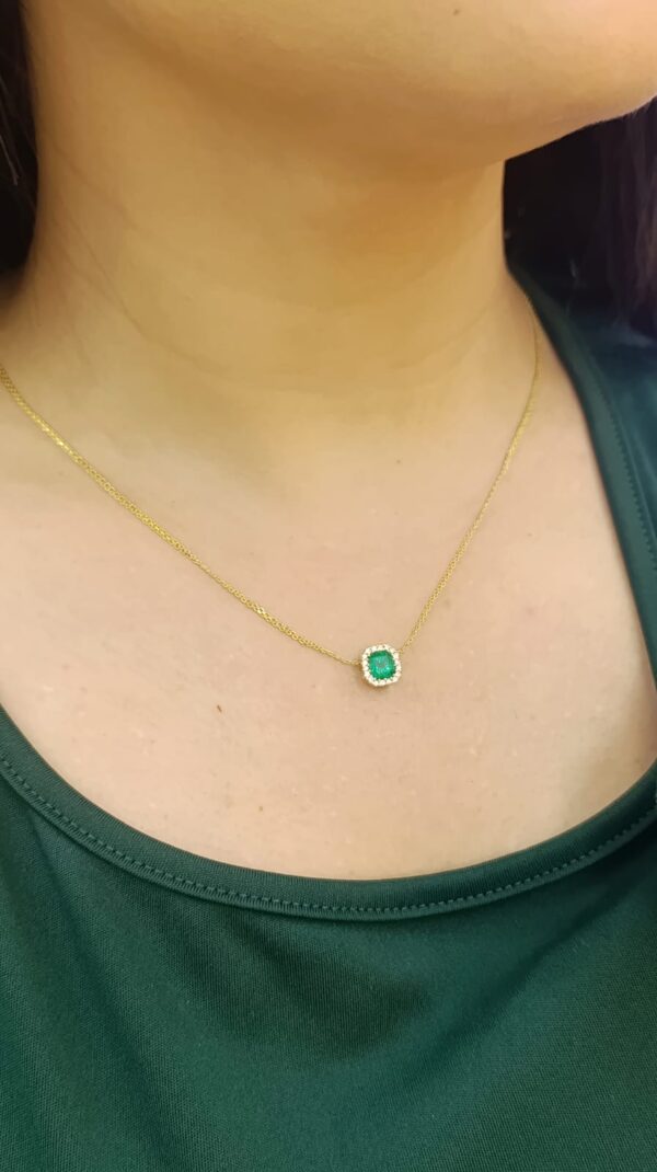 Gargantilla tejido chinesca con esmeralda cuadrada y diamante - Image 2