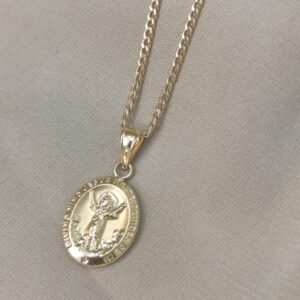 Dije en oro de 18k divino niño