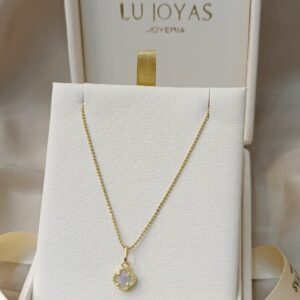 Dije en oro 18k diseño trebol blanco