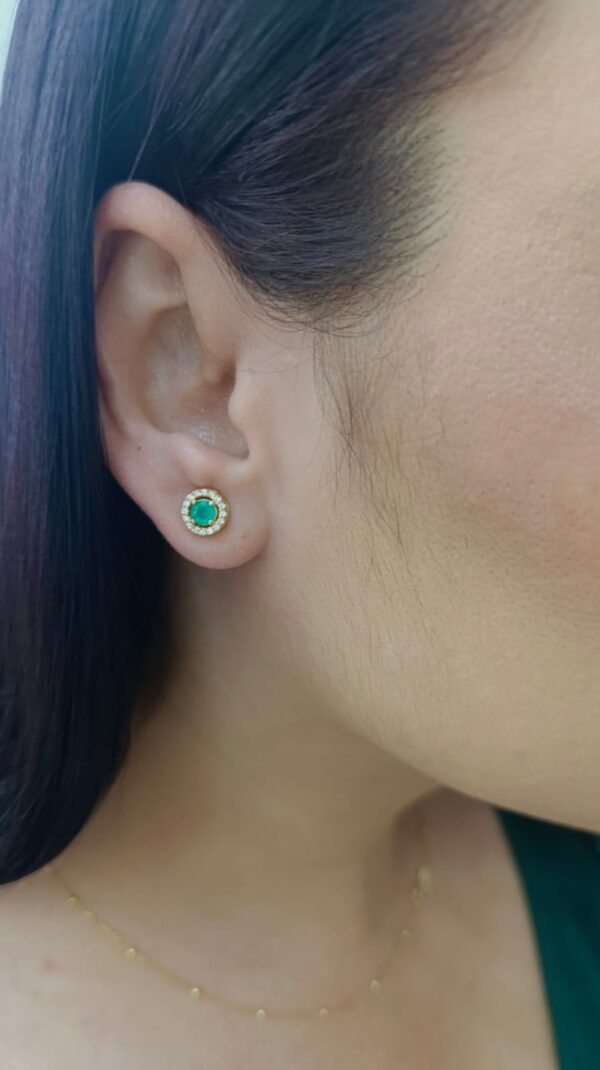 Topos en oro 18k con esmeraldas - Image 2