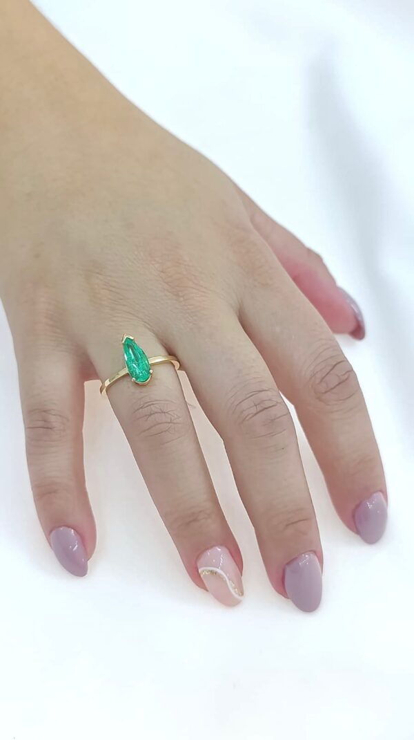 Anillo en oro 18k esmeralda en lagrima - Image 2