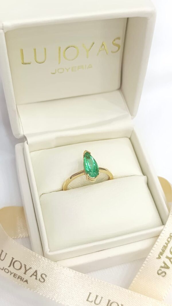 Anillo en oro 18k esmeralda en lagrima
