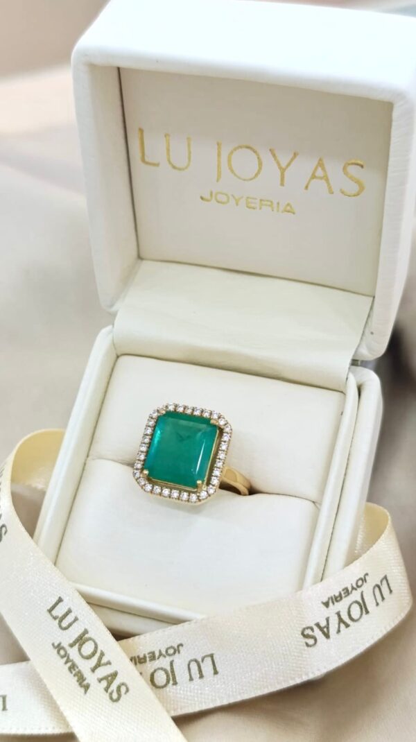 Anillo en oro 18k con esmeraldas y diamantes
