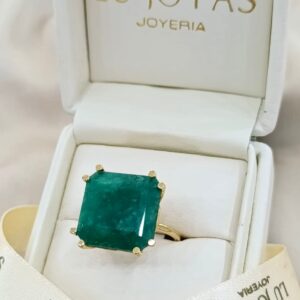 Anillo en oro 18k con esmeralda