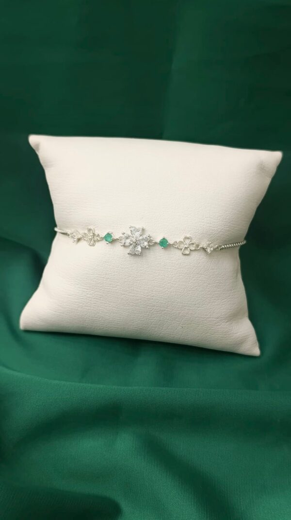 Pulsera trebol en plata 925 con esmeraldas