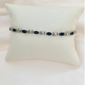 Pulsera en oro blanco 18k con zafiro azul y diamantes