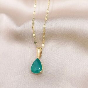 Dije en oro 18k con esmeralda lagrima0
